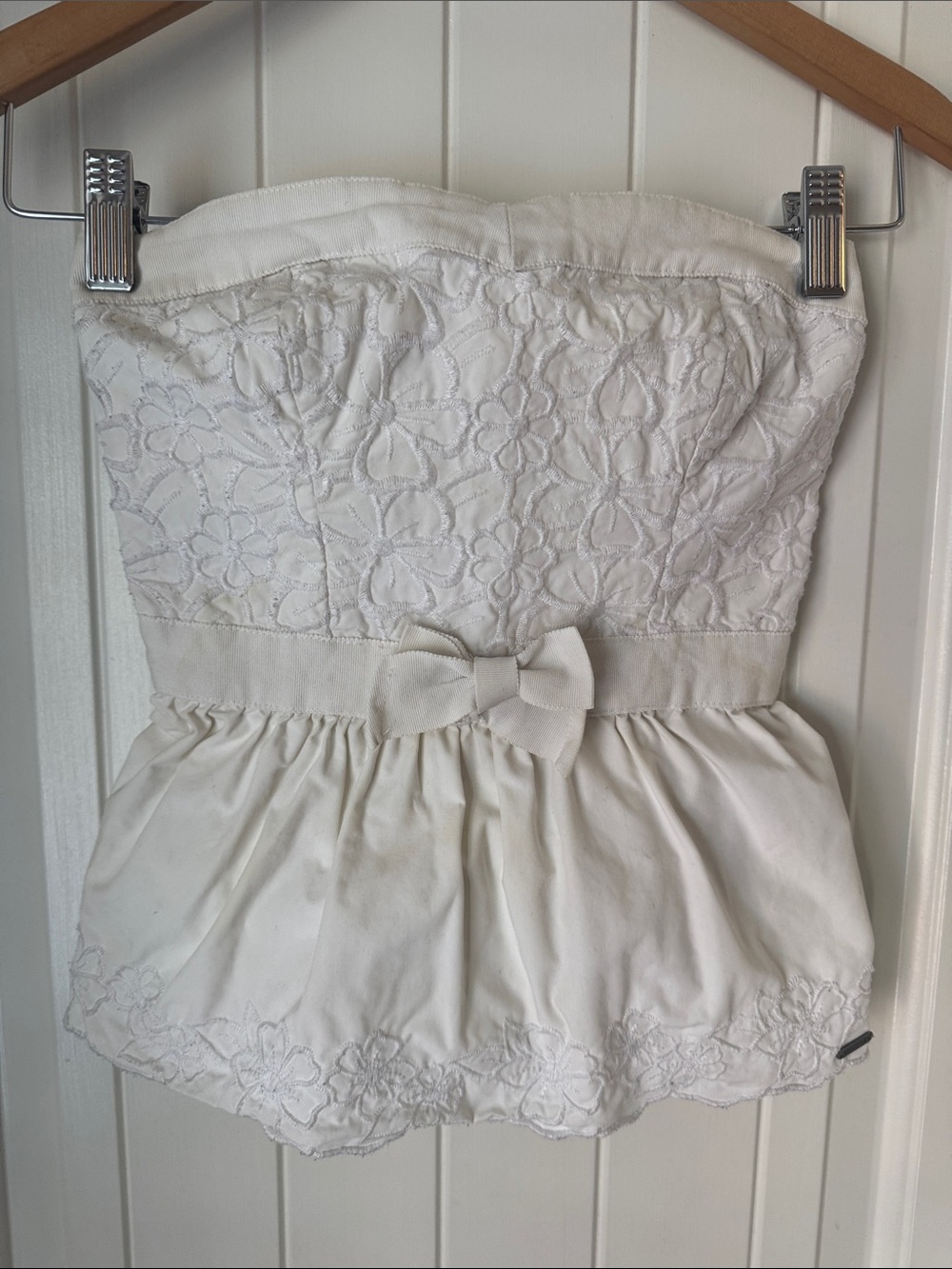 Hollister White Lace Strapless Peplum Bandeau Top